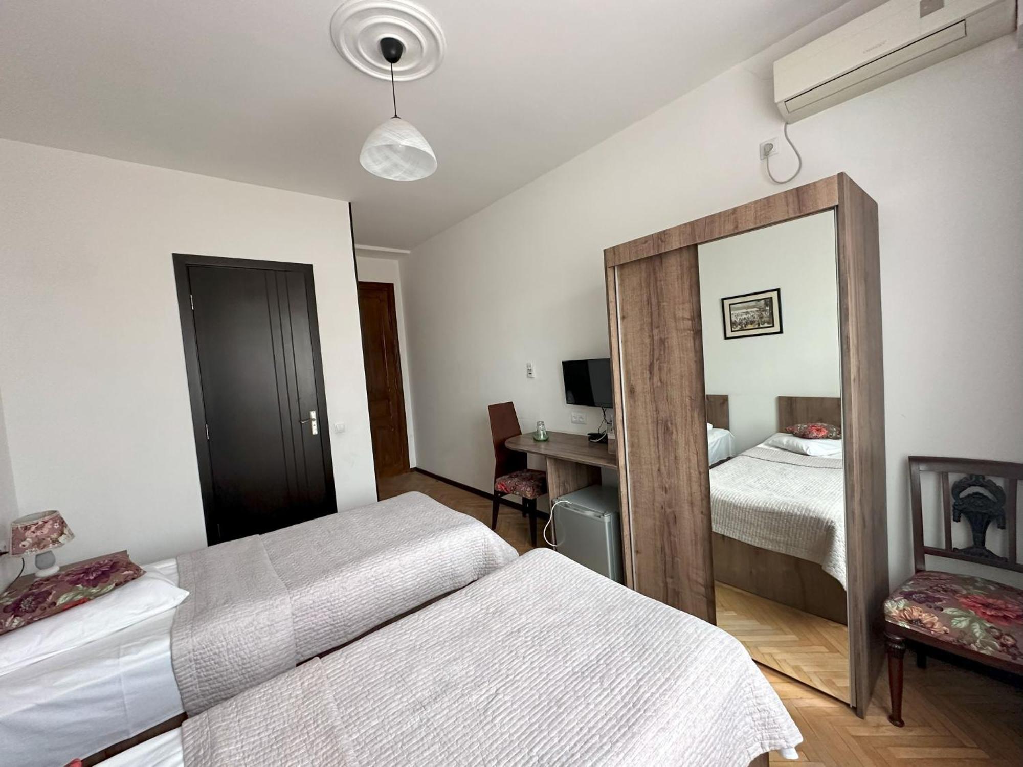 Hotel Home Tiflis Exterior foto